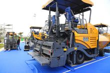 XCMG 6m pavers RP605L world’s first gas-electric hybrid road paver machine exhibited at Bauma price